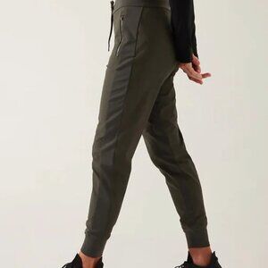 Athleta Headlands Hybrid Trek Jogger - Size 10 (Army green)
